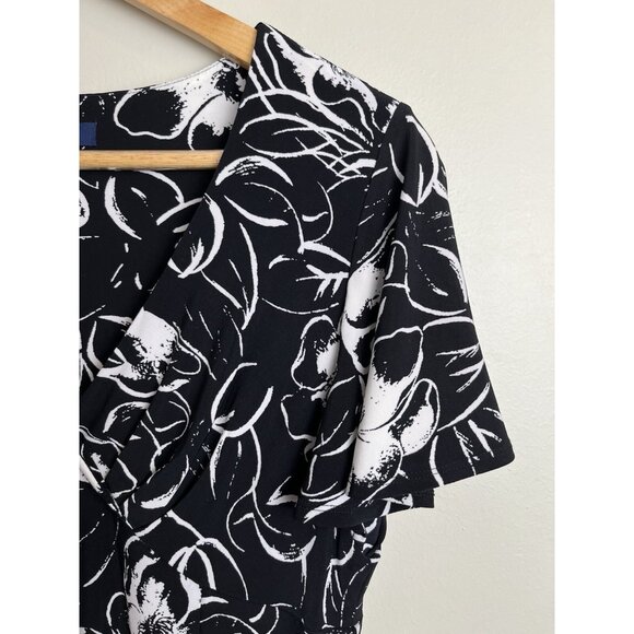 Chaps Women's Dress‎ Size M Black White Floral Flutter Sleeves - Picture 2 of 6